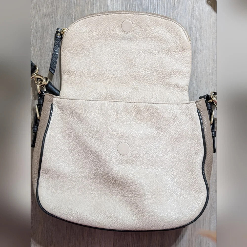 Kate Spade Cream and Black Crossbody Bag - Preloved - Picture 6 of 16
